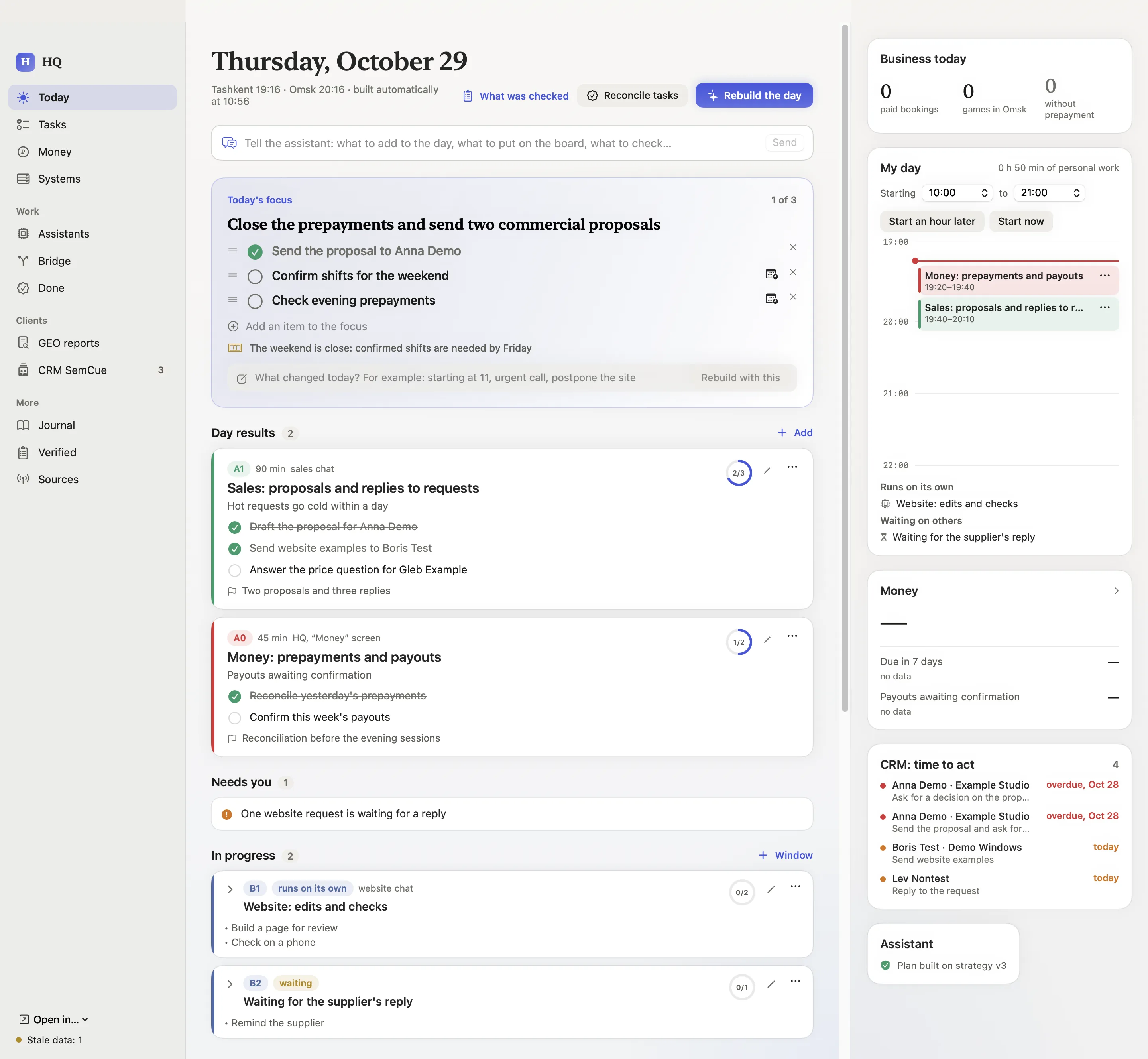 The day plan in the app: focus of the day, results, time windows and an hourly schedule